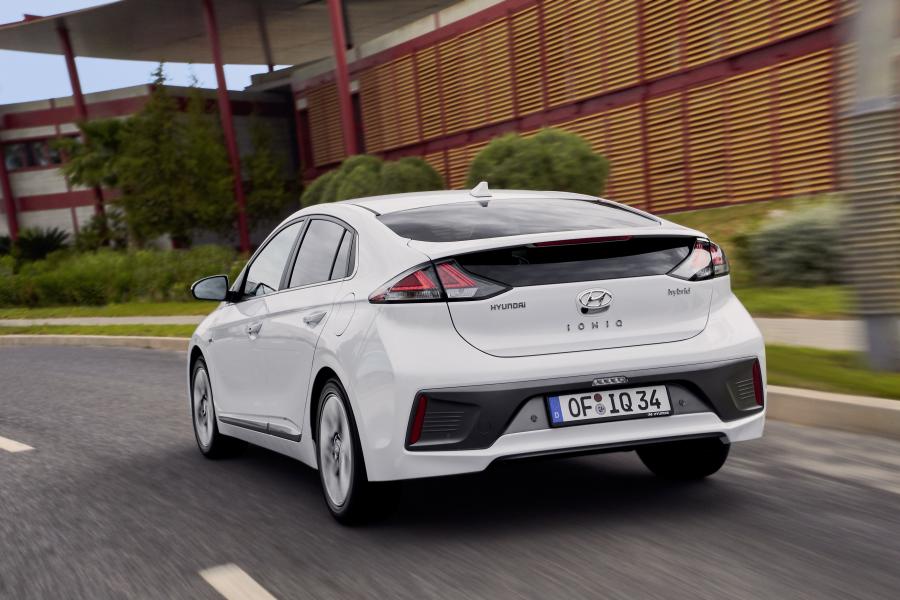  Hyundai IONIQ hybrid (AE) 2019 года  (WW) (фото 13 из 42)